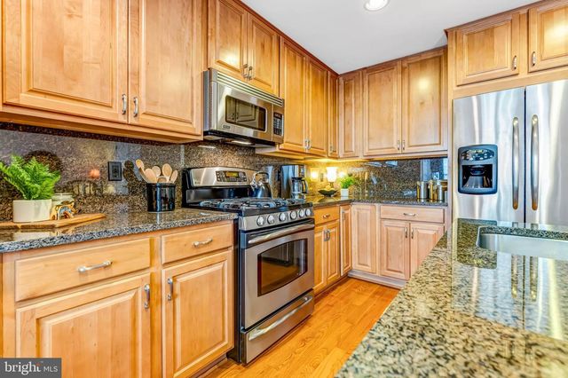 6618 HUNTER CREEK LN, Alexandria, VA 22315