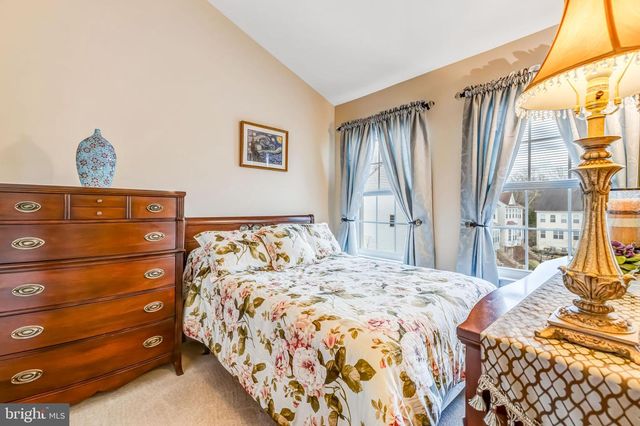 6618 HUNTER CREEK LN, Alexandria, VA 22315