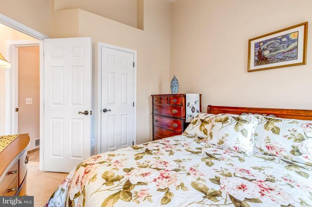 6618 HUNTER CREEK LN, Alexandria, VA 22315