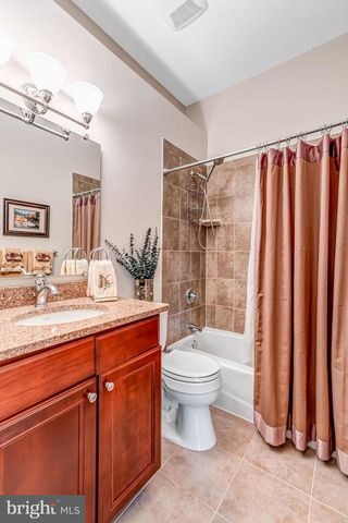 6618 HUNTER CREEK LN, Alexandria, VA 22315