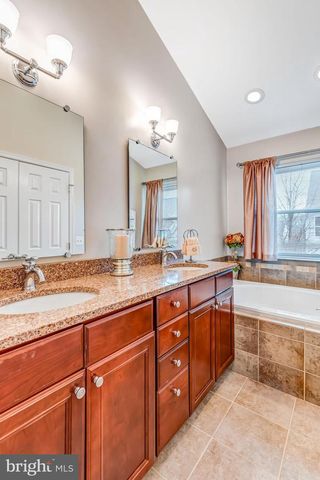 6618 HUNTER CREEK LN, Alexandria, VA 22315