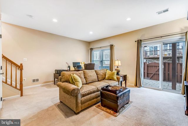 6618 HUNTER CREEK LN, Alexandria, VA 22315