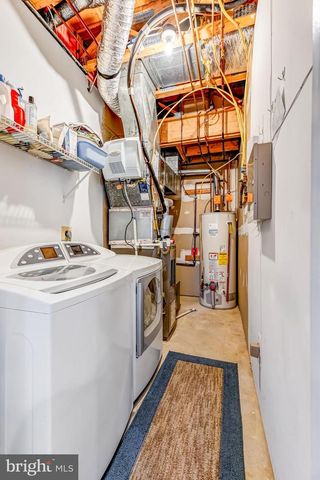 6618 HUNTER CREEK LN, Alexandria, VA 22315