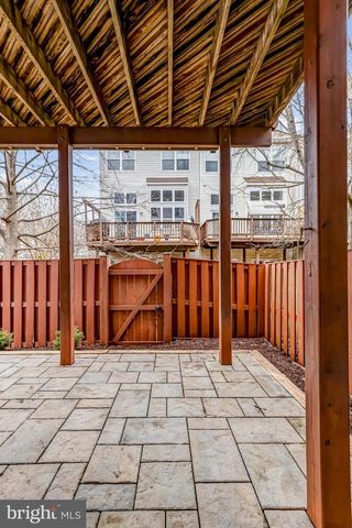 6618 HUNTER CREEK LN, Alexandria, VA 22315