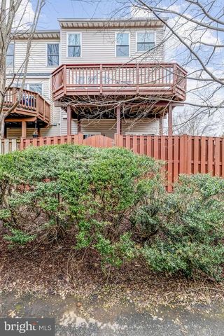 6618 HUNTER CREEK LN, Alexandria, VA 22315