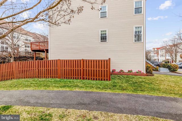6618 HUNTER CREEK LN, Alexandria, VA 22315