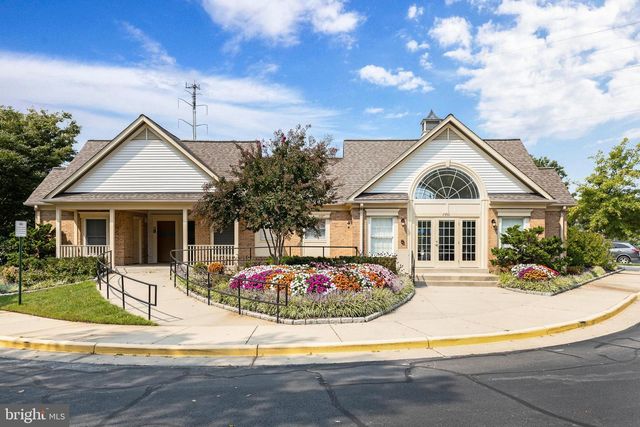 6618 HUNTER CREEK LN, Alexandria, VA 22315