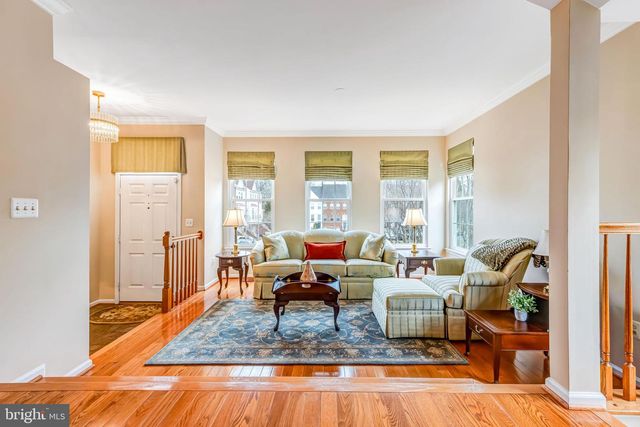 6618 HUNTER CREEK LN, Alexandria, VA 22315