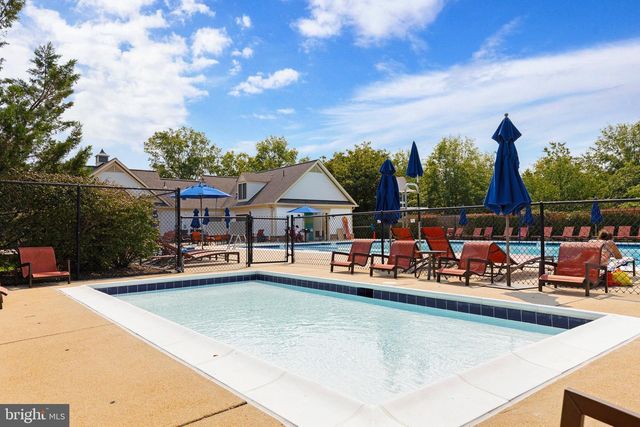 6618 HUNTER CREEK LN, Alexandria, VA 22315