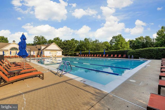 6618 HUNTER CREEK LN, Alexandria, VA 22315