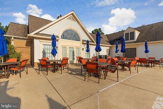 6618 HUNTER CREEK LN, Alexandria, VA 22315