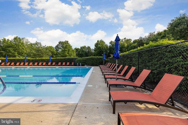 6618 HUNTER CREEK LN, Alexandria, VA 22315