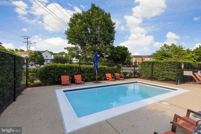 6618 HUNTER CREEK LN, Alexandria, VA 22315