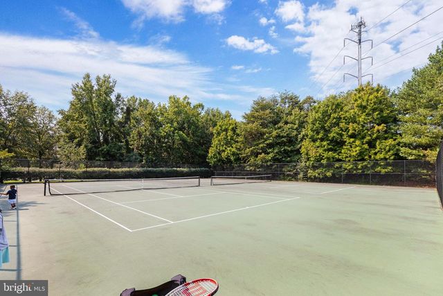 6618 HUNTER CREEK LN, Alexandria, VA 22315