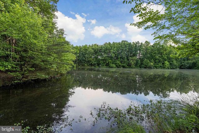 6618 HUNTER CREEK LN, Alexandria, VA 22315