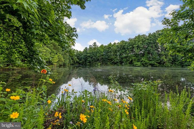 6618 HUNTER CREEK LN, Alexandria, VA 22315