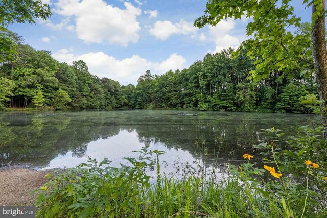 6618 HUNTER CREEK LN, Alexandria, VA 22315