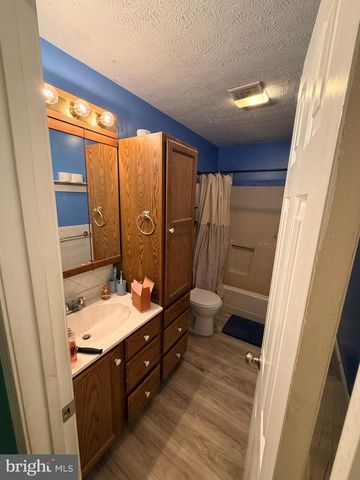 756 GREENWOODS DR, Berkeley Springs, WV 25411