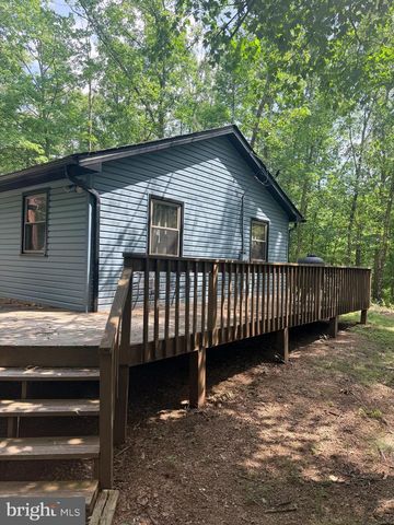 756 GREENWOODS DR, Berkeley Springs, WV 25411
