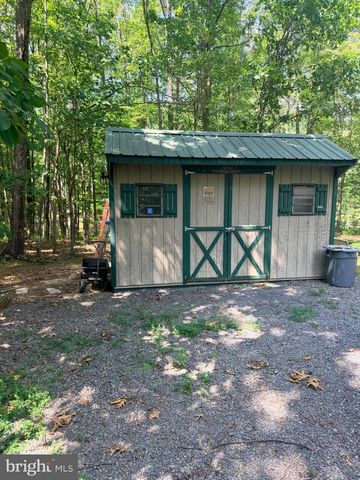 756 GREENWOODS DR, Berkeley Springs, WV 25411