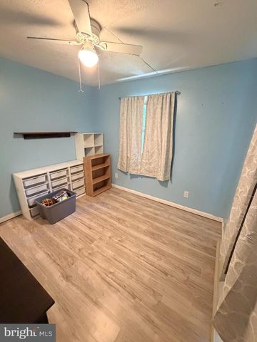 756 GREENWOODS DR, Berkeley Springs, WV 25411