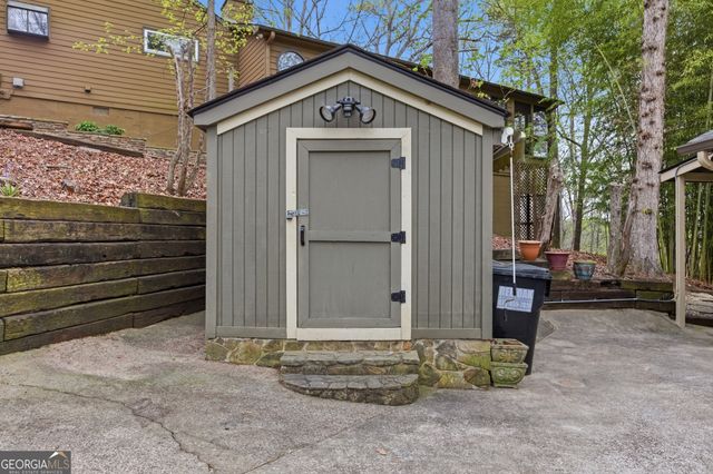 5428 N Cove Road, Gainesville, GA 30504