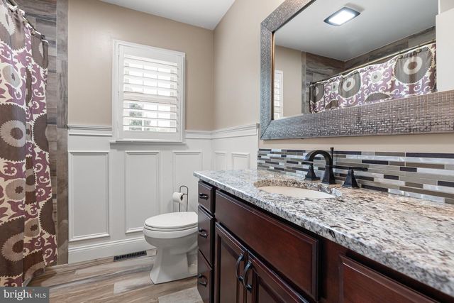 26 LONGSPUR DR, Wilmington, DE 19808