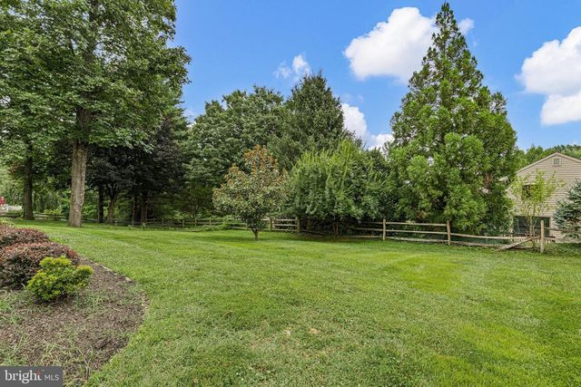 26 LONGSPUR DR, Wilmington, DE 19808