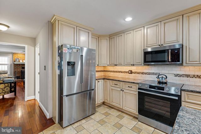 26 LONGSPUR DR, Wilmington, DE 19808