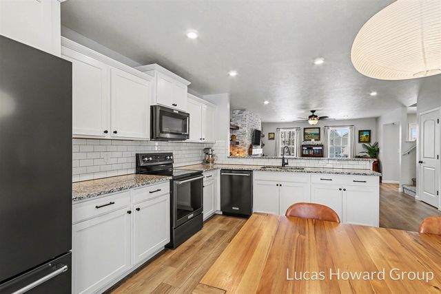 59587 Silvergrass Drive, Mattawan, MI 49071