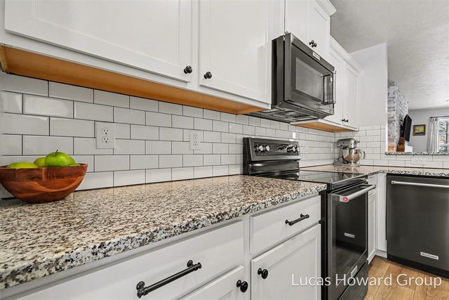 59587 Silvergrass Drive, Mattawan, MI 49071