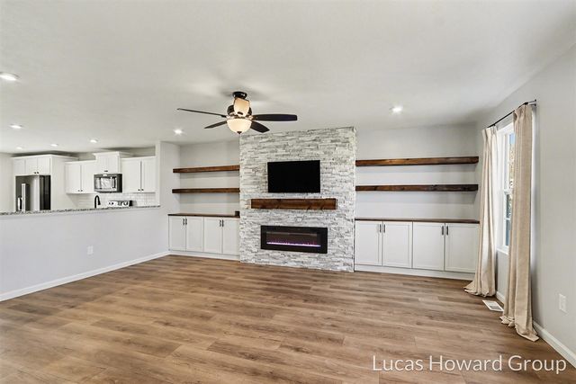 59587 Silvergrass Drive, Mattawan, MI 49071