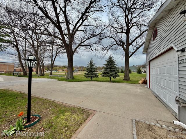 2616 21st Avenue, Port Huron, MI 48060