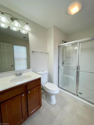 102 Manhattan Avenue, Greensboro, NC 27407