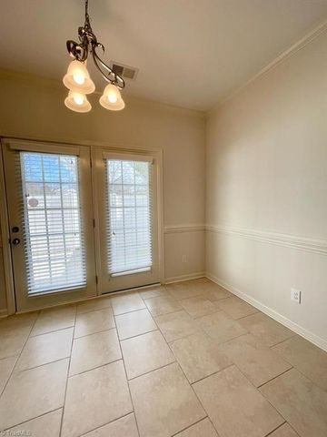 102 Manhattan Avenue, Greensboro, NC 27407