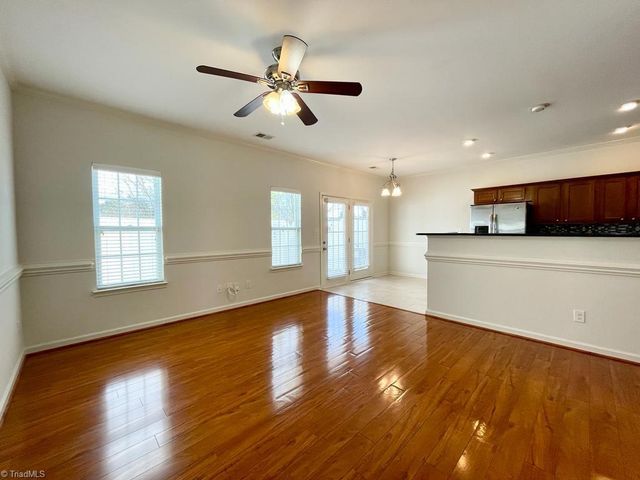 102 Manhattan Avenue, Greensboro, NC 27407