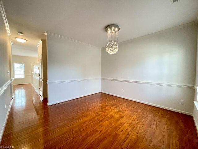 102 Manhattan Avenue, Greensboro, NC 27407