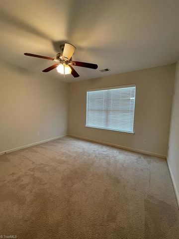 102 Manhattan Avenue, Greensboro, NC 27407