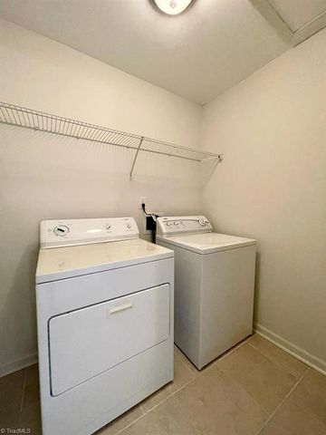 102 Manhattan Avenue, Greensboro, NC 27407