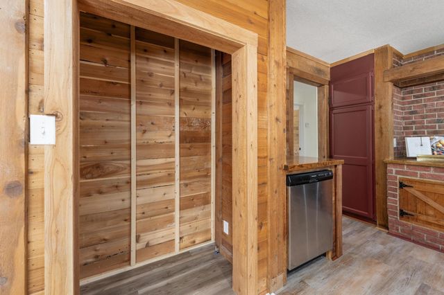 3443 N Gilda, Wichita, KS 67205