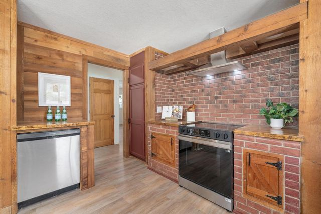 3443 N Gilda, Wichita, KS 67205