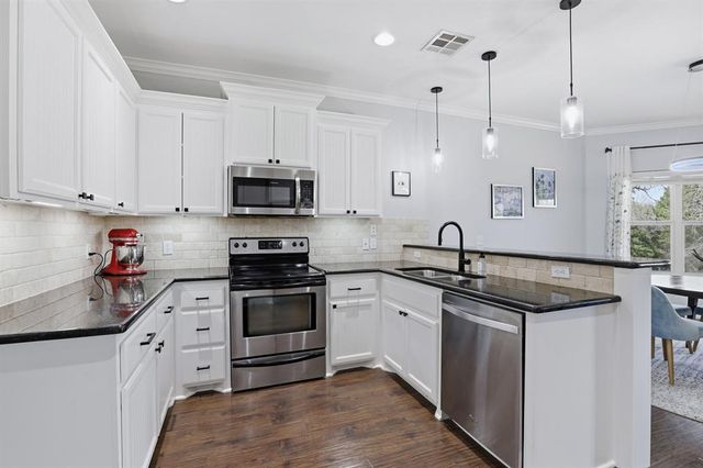 9950 Stone Crest Circle, Edmond, OK 73034