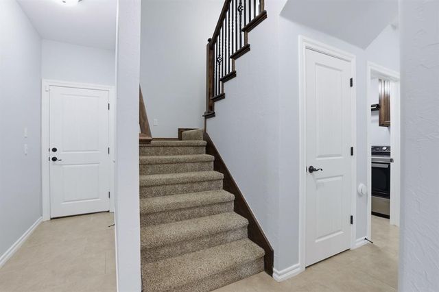 9950 Stone Crest Circle, Edmond, OK 73034