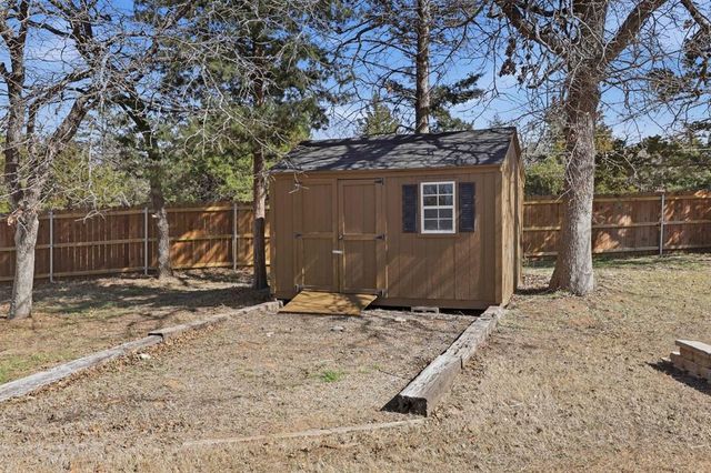 9950 Stone Crest Circle, Edmond, OK 73034