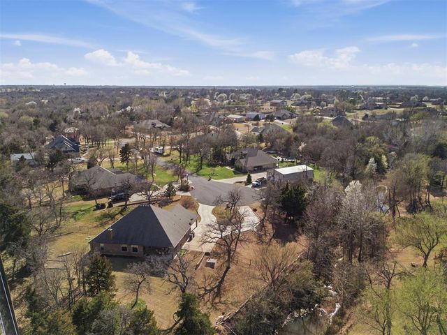 9950 Stone Crest Circle, Edmond, OK 73034