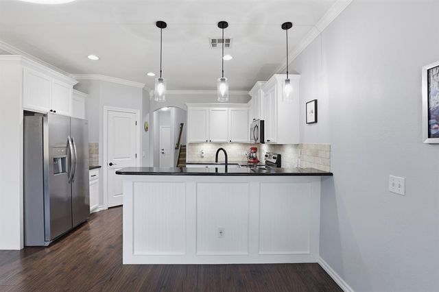 9950 Stone Crest Circle, Edmond, OK 73034