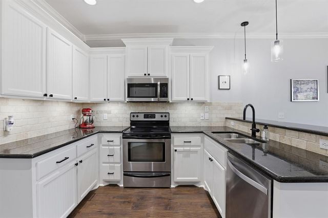 9950 Stone Crest Circle, Edmond, OK 73034