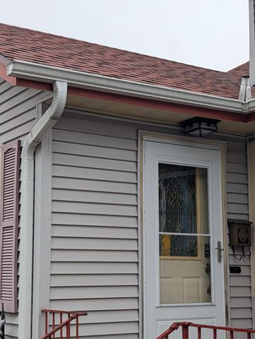 2530 N 58th STREET, Milwaukee, WI 53210