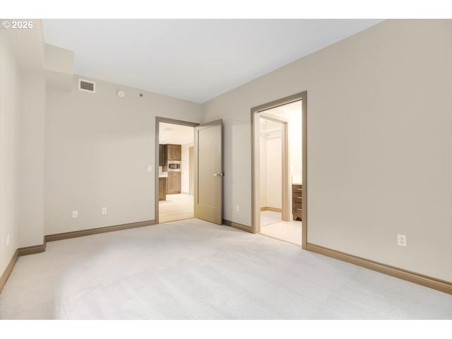 2454 Nw WESTOVER Rd 102, Portland, OR 97210
