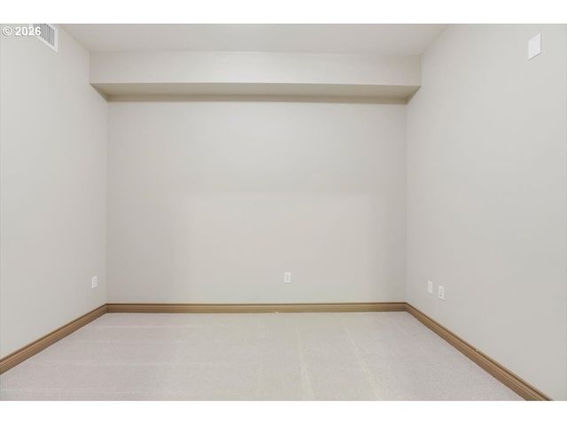2454 Nw WESTOVER Rd 102, Portland, OR 97210